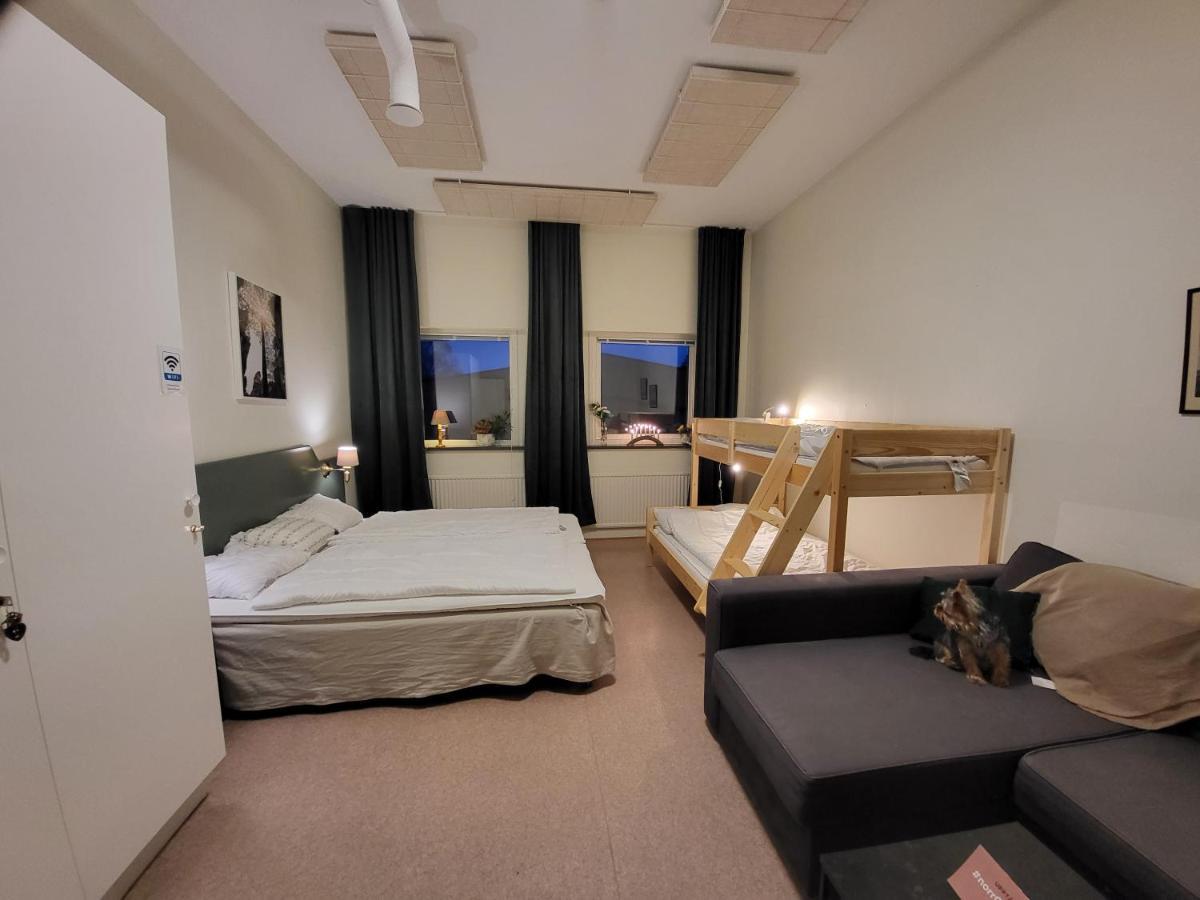 Kg Sleepover & Staellplats Karl Gustav Bagian luar foto